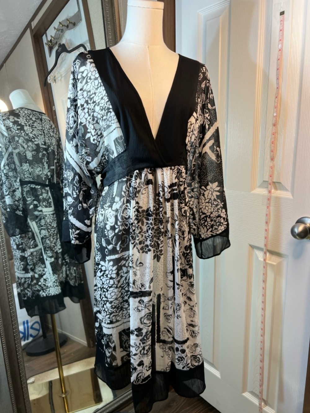 Essentials by Milano Black and White Floral Midi Dress